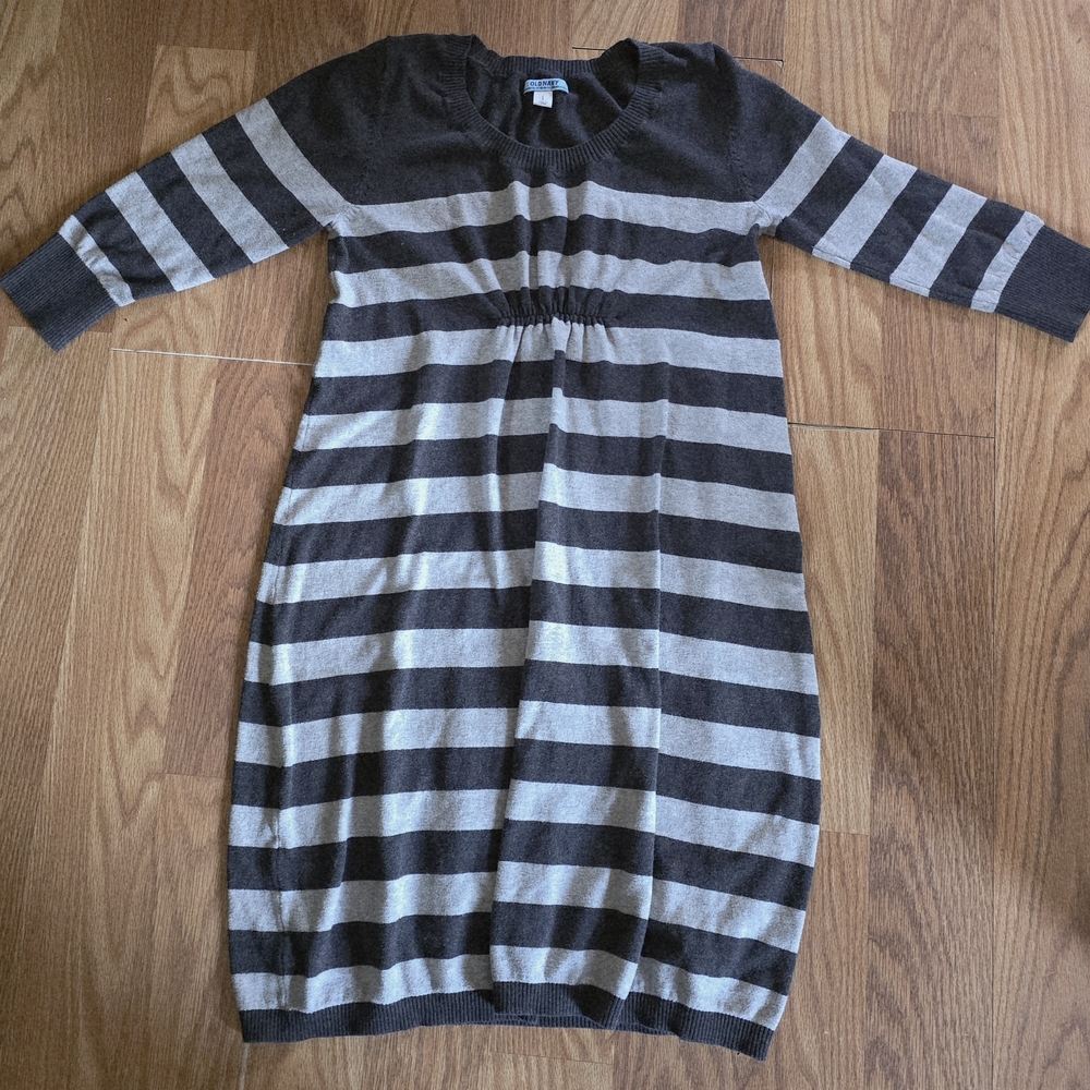 Old Navy Black and Gray Striped Maternity Dress Large